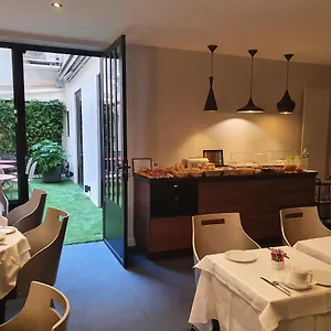 Harvey 3*, Paris France
