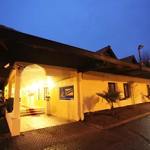 Akena City Rillieux Caluire 2*, Lyon France